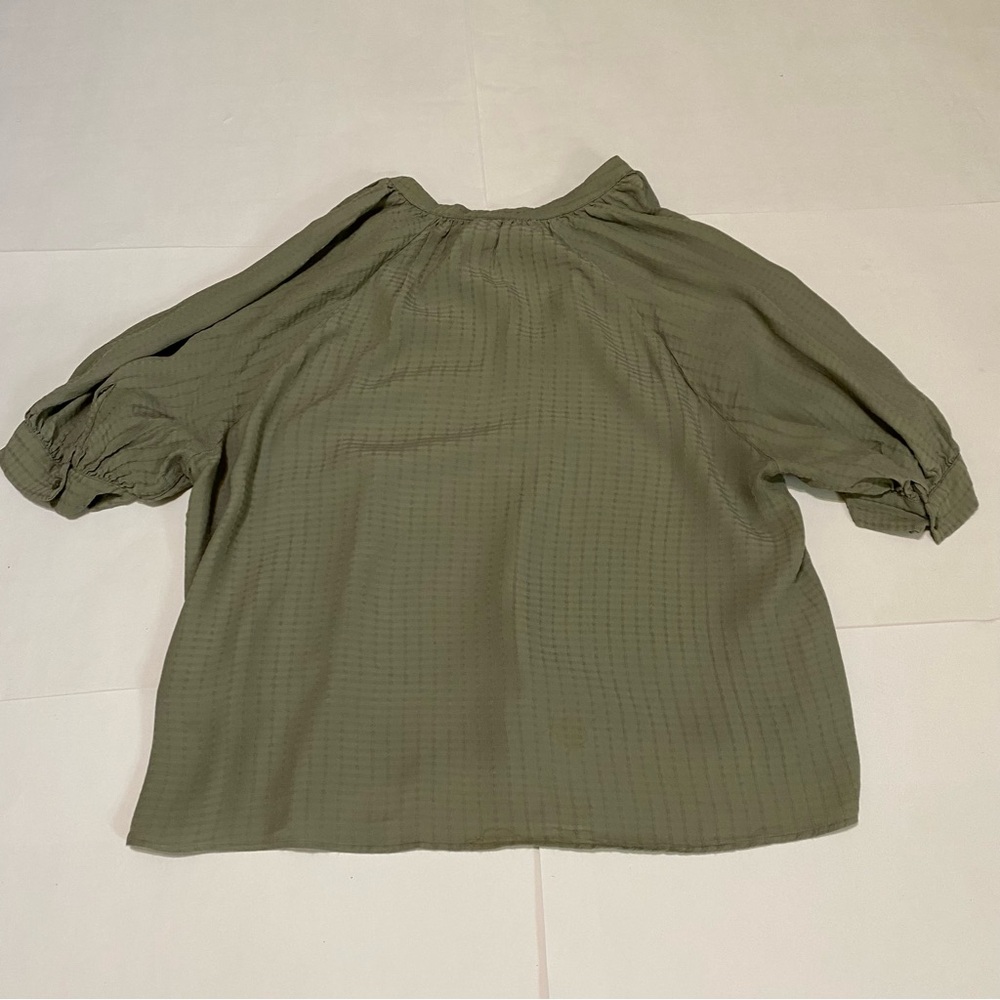 4. H&M Green Puff Sleeve Blouse with Mandarin Collar - Picture 7 of 7